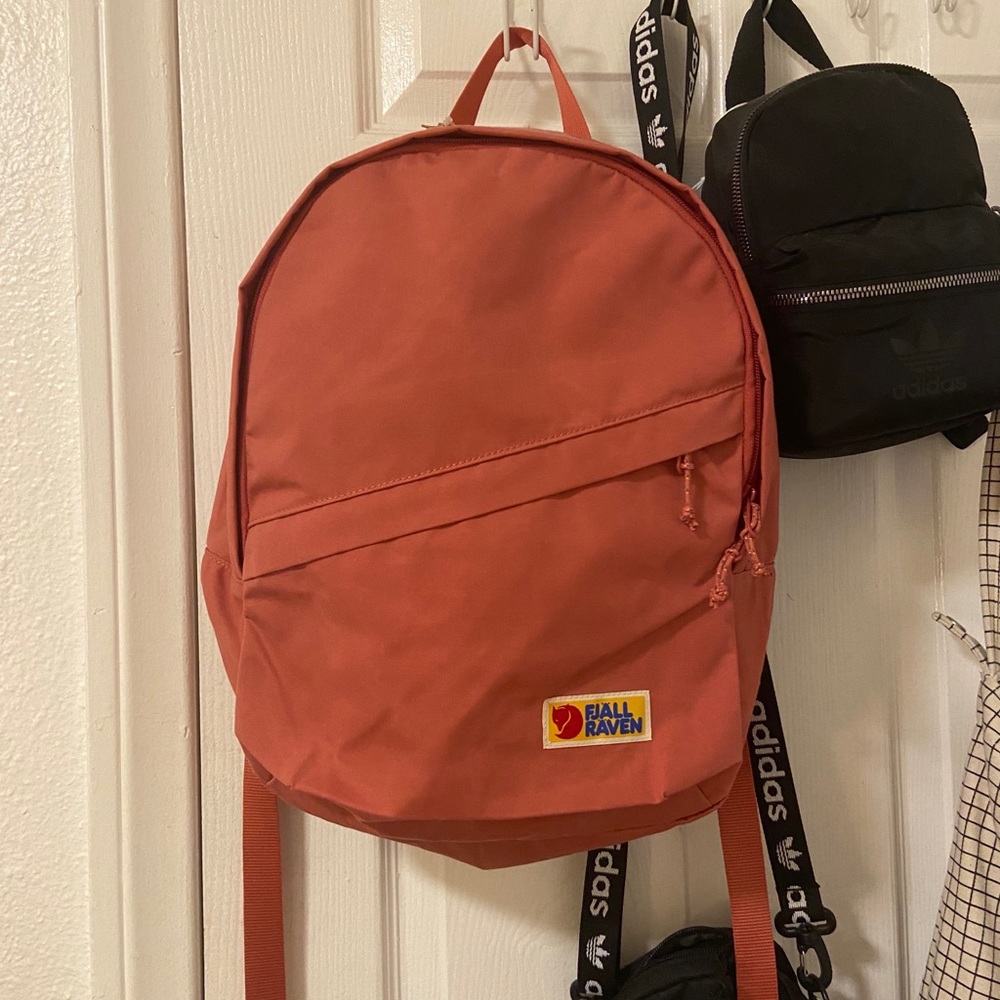 Fjallraven Backpack (DAHLIA)